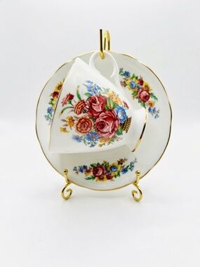 Bone China Made in England White Floral Teacup & Saucer w/Gold Trim Set 50s-60s